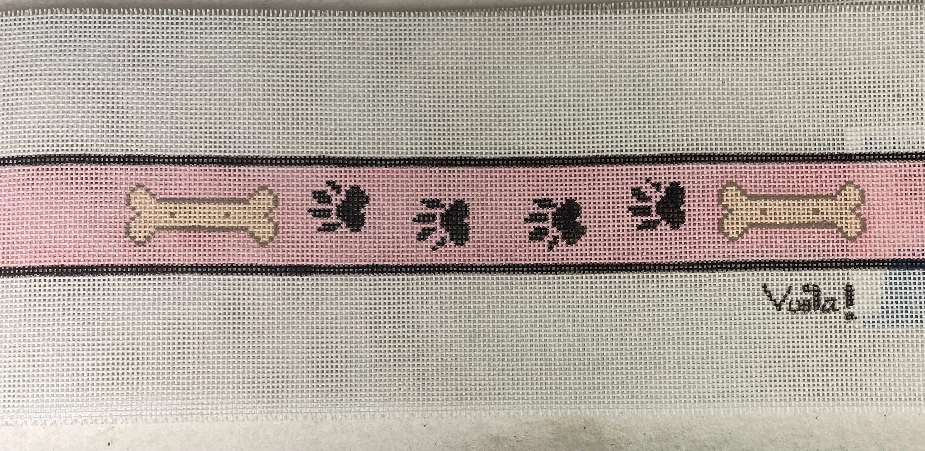 * Voila P1P Paws and Bones Pet Collar