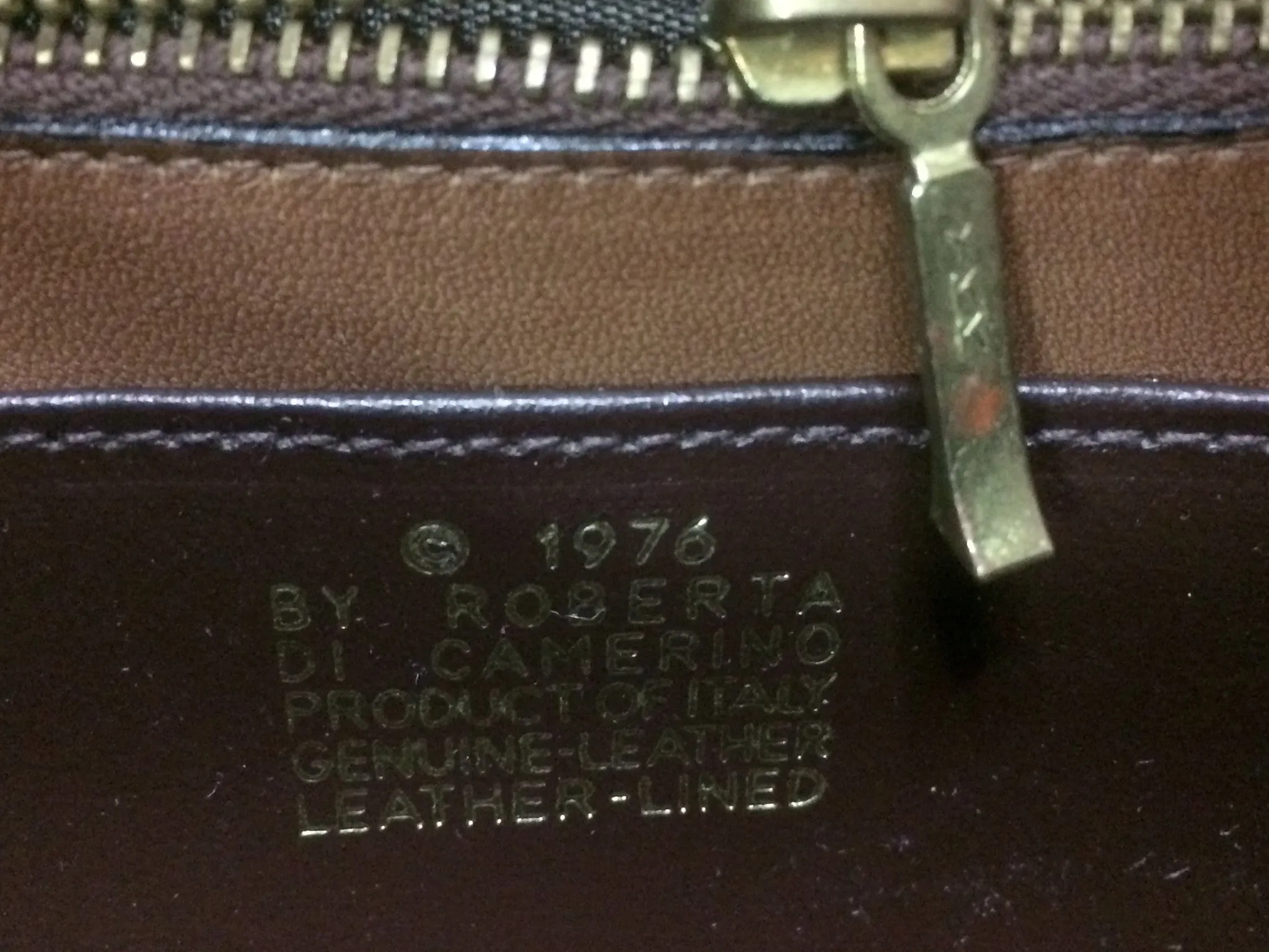 70's vintage Roberta di Camerino brown genuine leather purse with R cham chains. A rare masterpiece