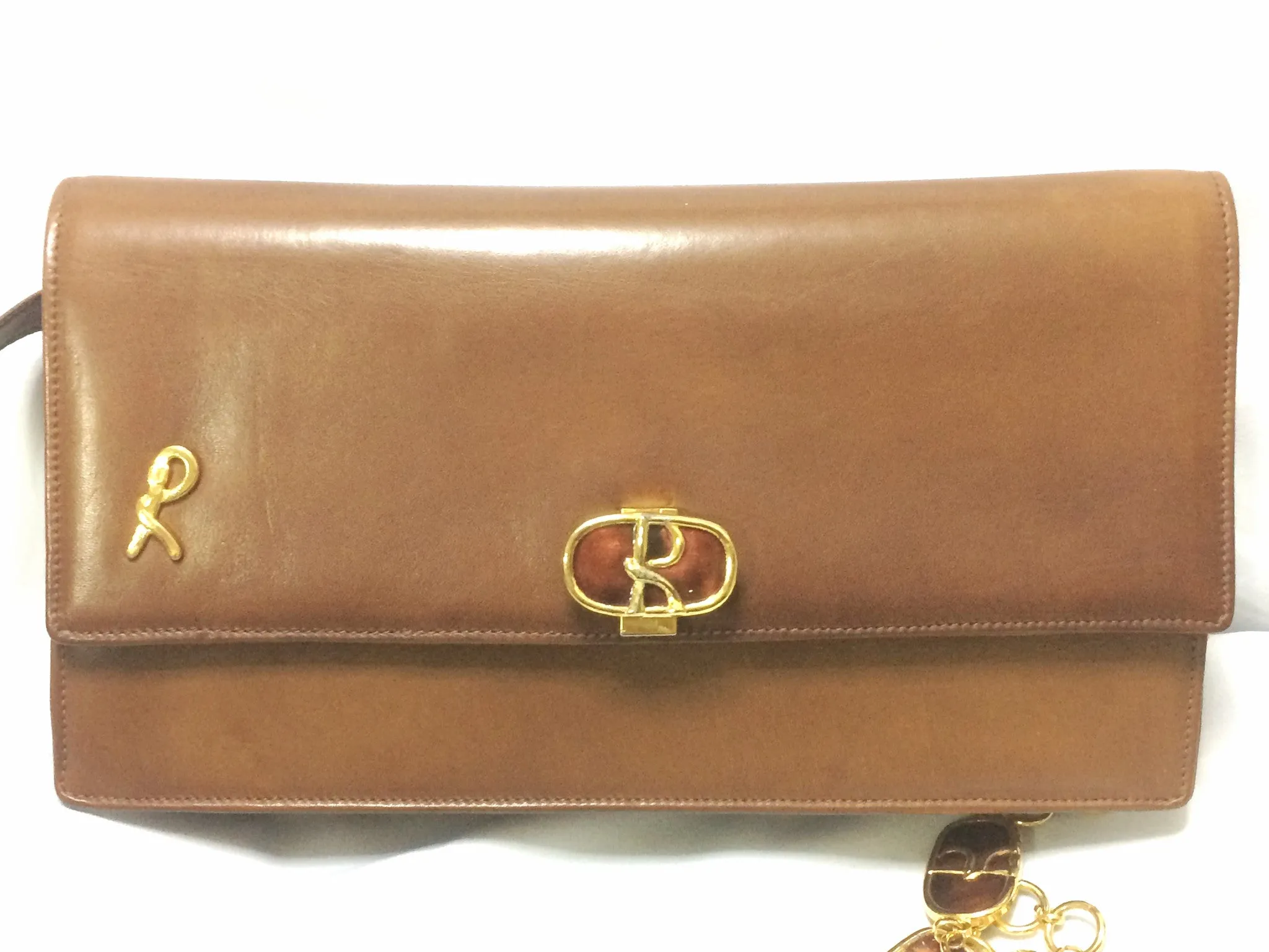 70's vintage Roberta di Camerino brown genuine leather purse with R cham chains. A rare masterpiece