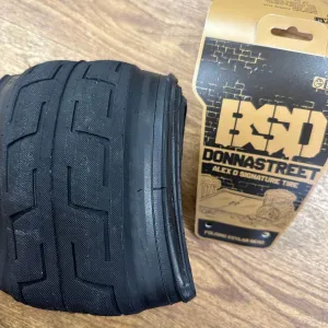 BSD Donnastreet Folding Tyre Black
