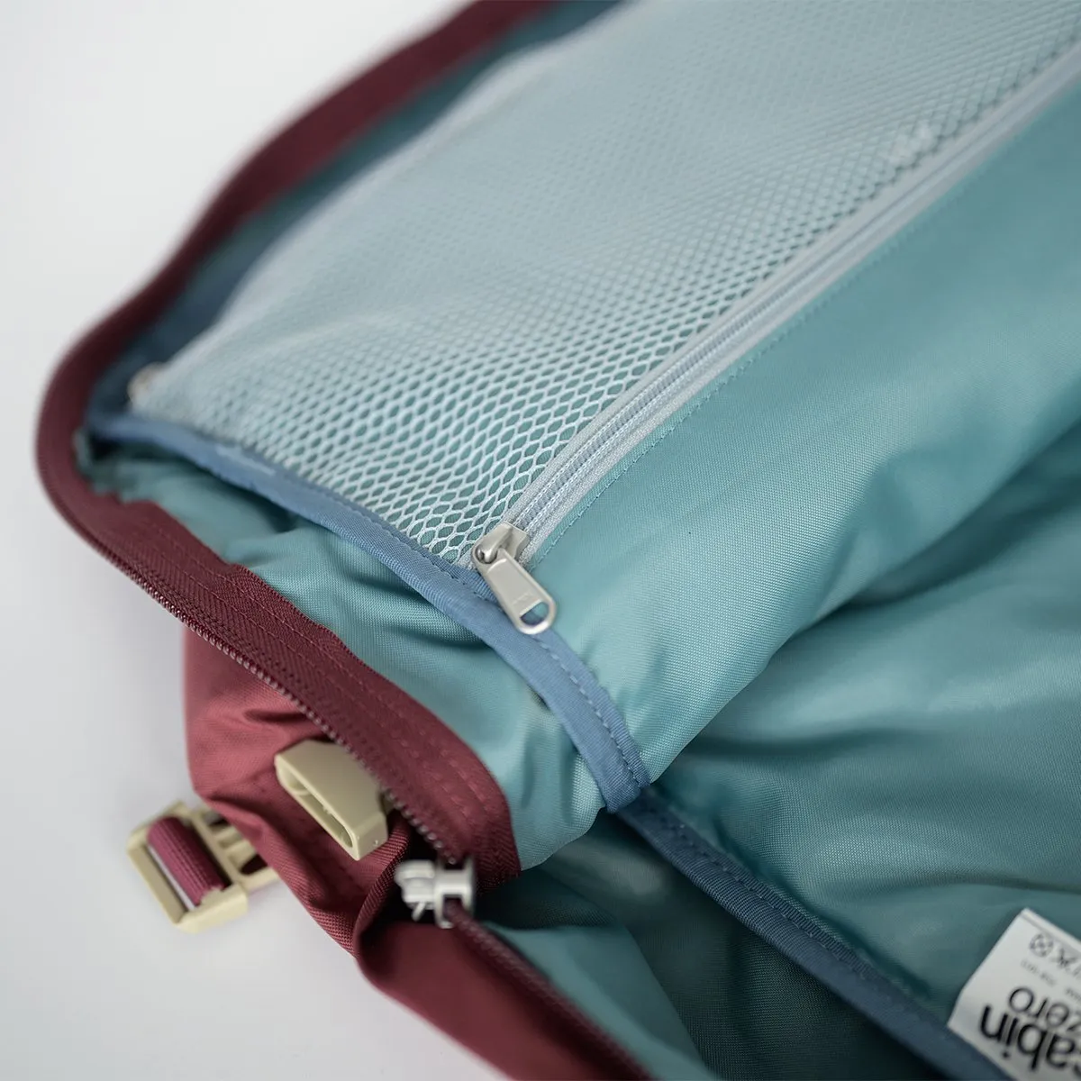 CabinZero Classic 44L (Napa Wine)