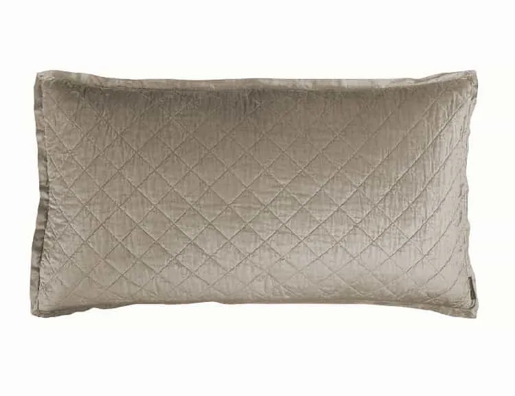 Chloe King Pillow / Fawn Velvet 20X36