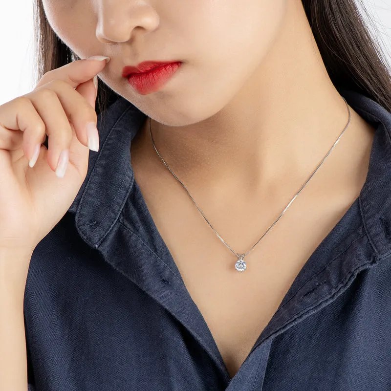 CLASSIC BRILLIANT ROUND MOISSANITE PENDANT NECKLACE