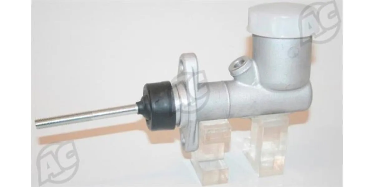 Clutch Master Cylinder Landrover (LEY301)