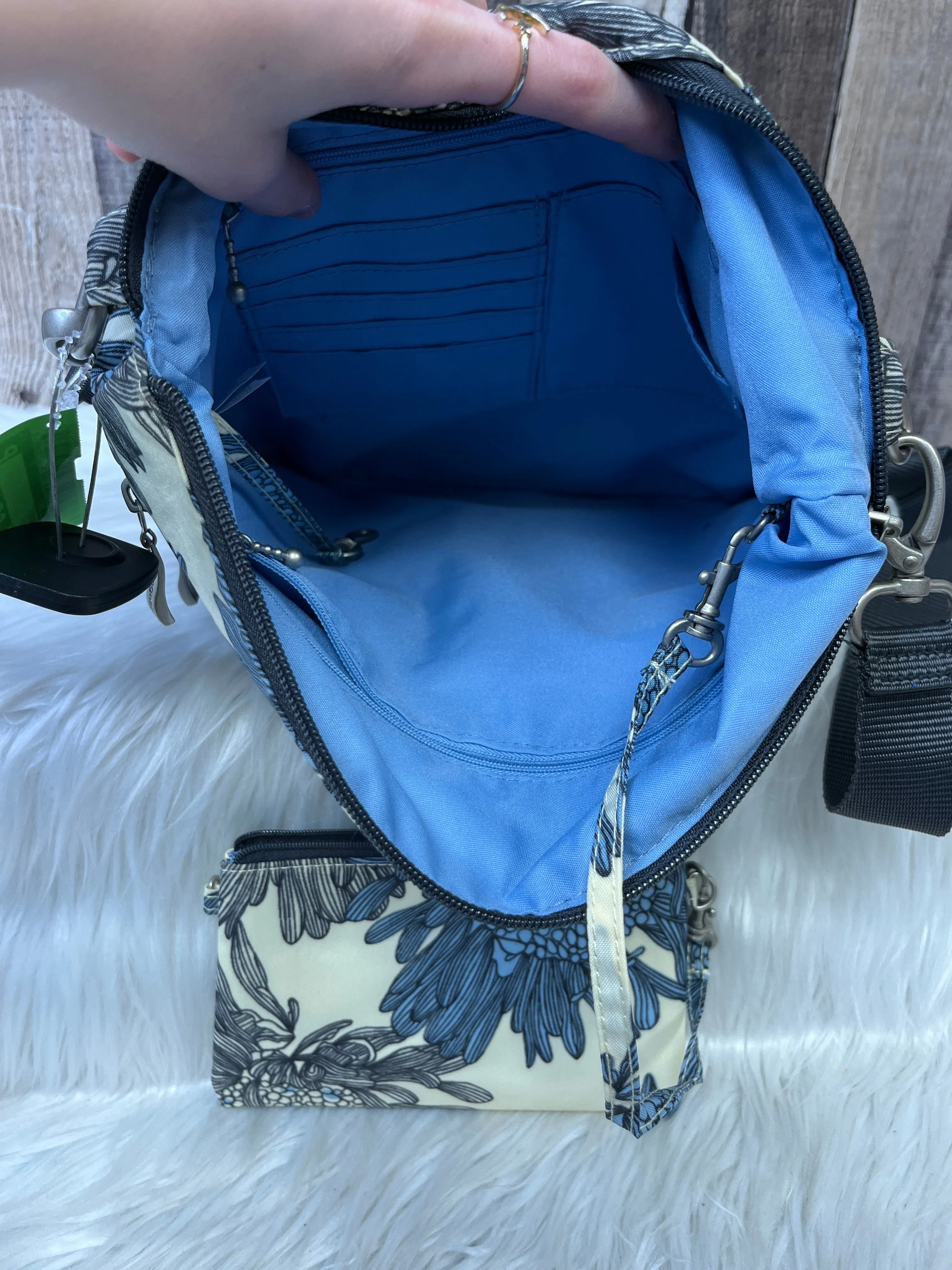 Crossbody By Baggallini  Size: Medium