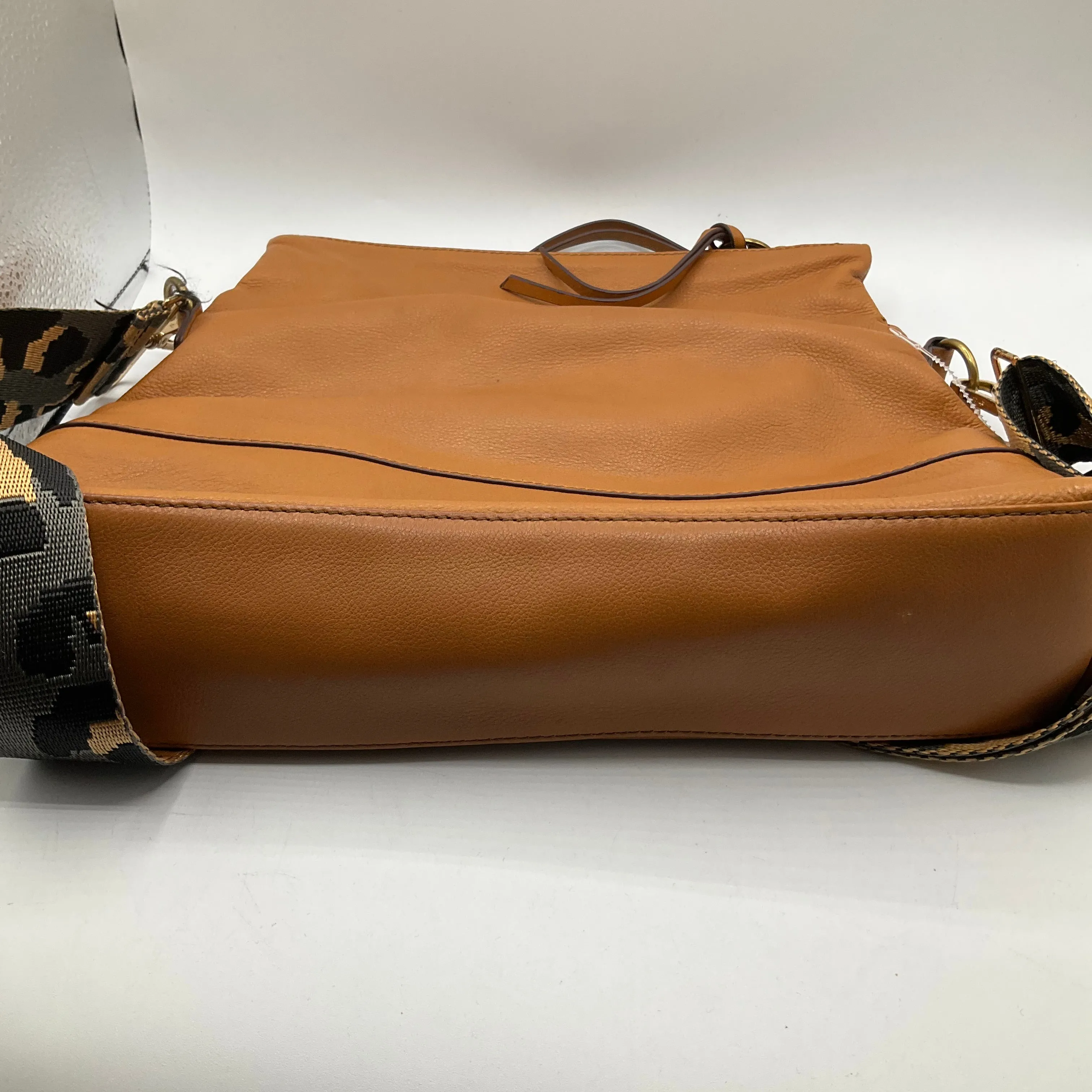 Crossbody By Margot, Size: Medium