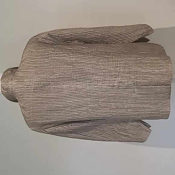 Eileen Fisher Beige Crepe Textured Silk Stand-Collar Open Front Boxy Jacket