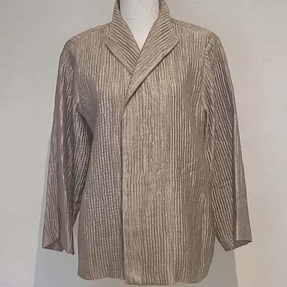 Eileen Fisher Beige Crepe Textured Silk Stand-Collar Open Front Boxy Jacket