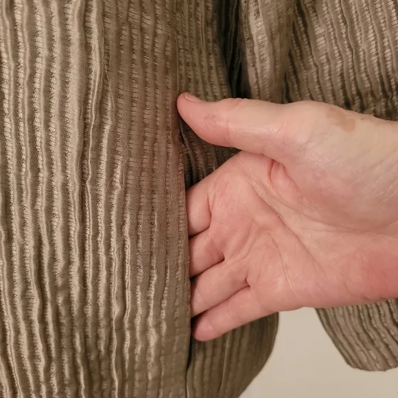 Eileen Fisher Beige Crepe Textured Silk Stand-Collar Open Front Boxy Jacket