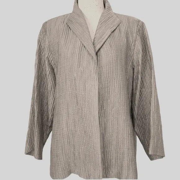 Eileen Fisher Beige Crepe Textured Silk Stand-Collar Open Front Boxy Jacket