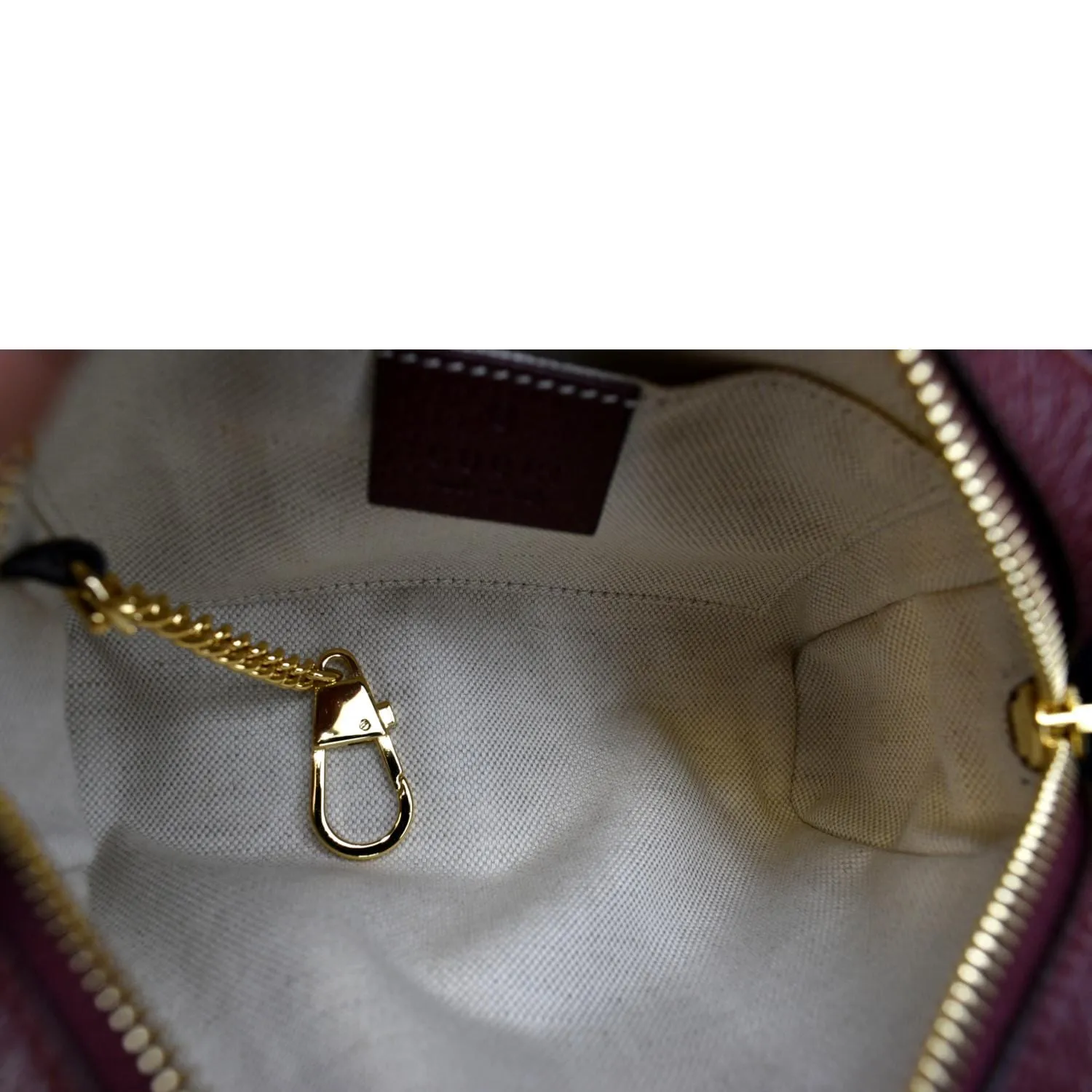 GUCCI Ophidia GG Supreme Mini Crossbody Bag Red 517350