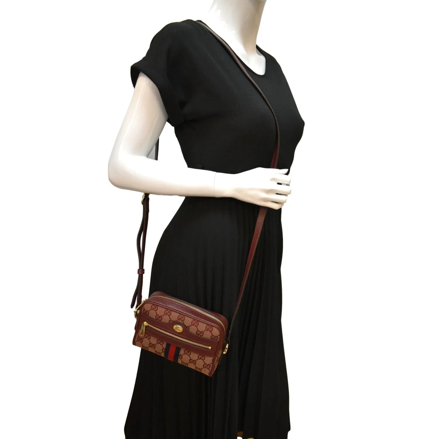 GUCCI Ophidia GG Supreme Mini Crossbody Bag Red 517350