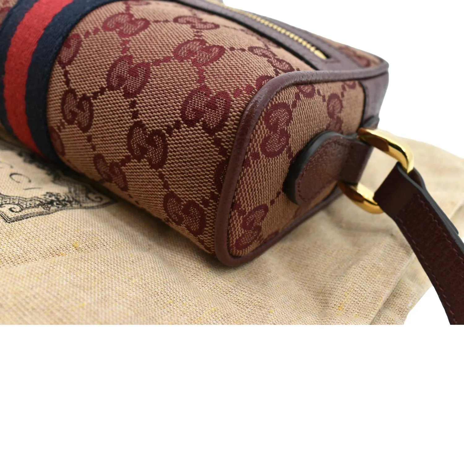 GUCCI Ophidia GG Supreme Mini Crossbody Bag Red 517350