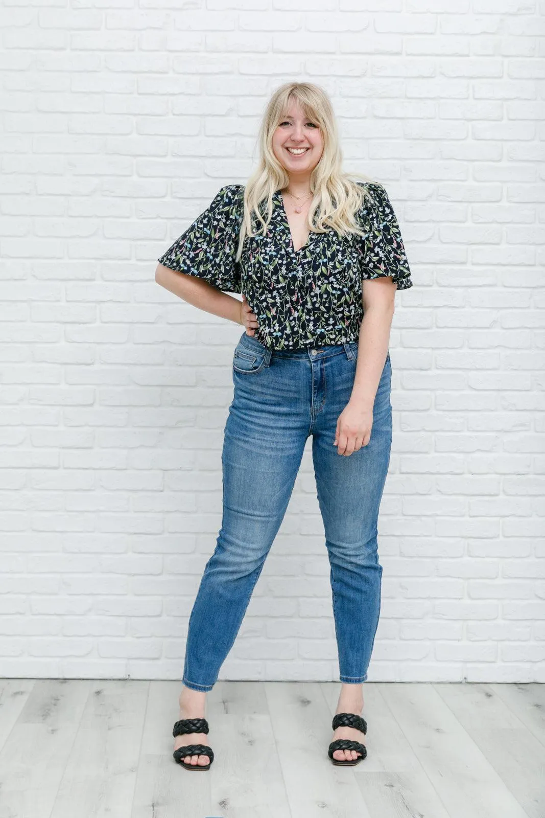 Hazel Blues® | Day Lily Top
