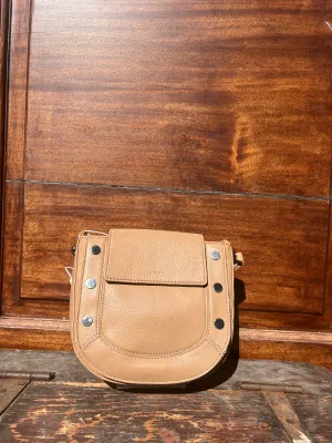 Kayce Saddle Med- Biscotti