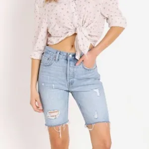Levi's 501 Slouch jean Short Slouch Around size W25