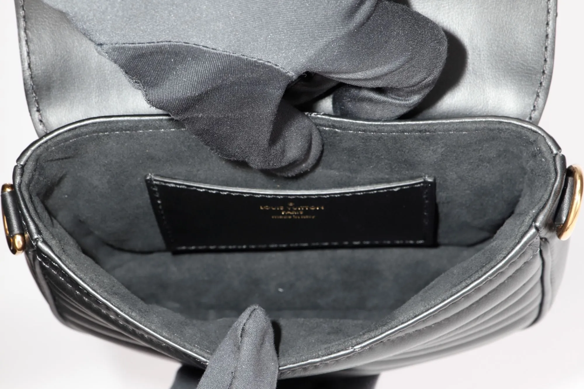 Louis Vuitton New Wave Multi Pochette (M56461) Noir Color, with Strap, Chain, Dust Cover & Box