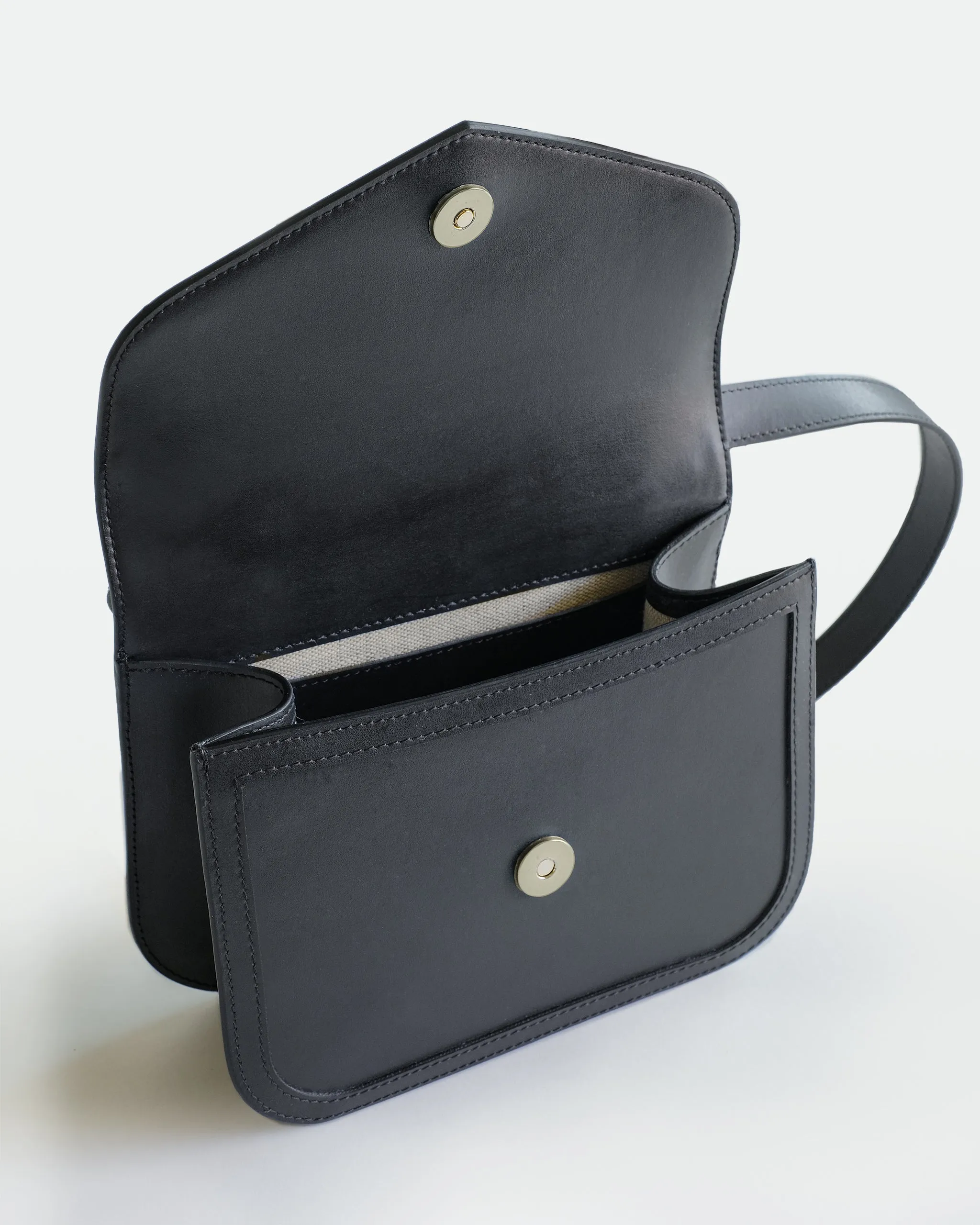 Maya small crossbody bag in Mirum