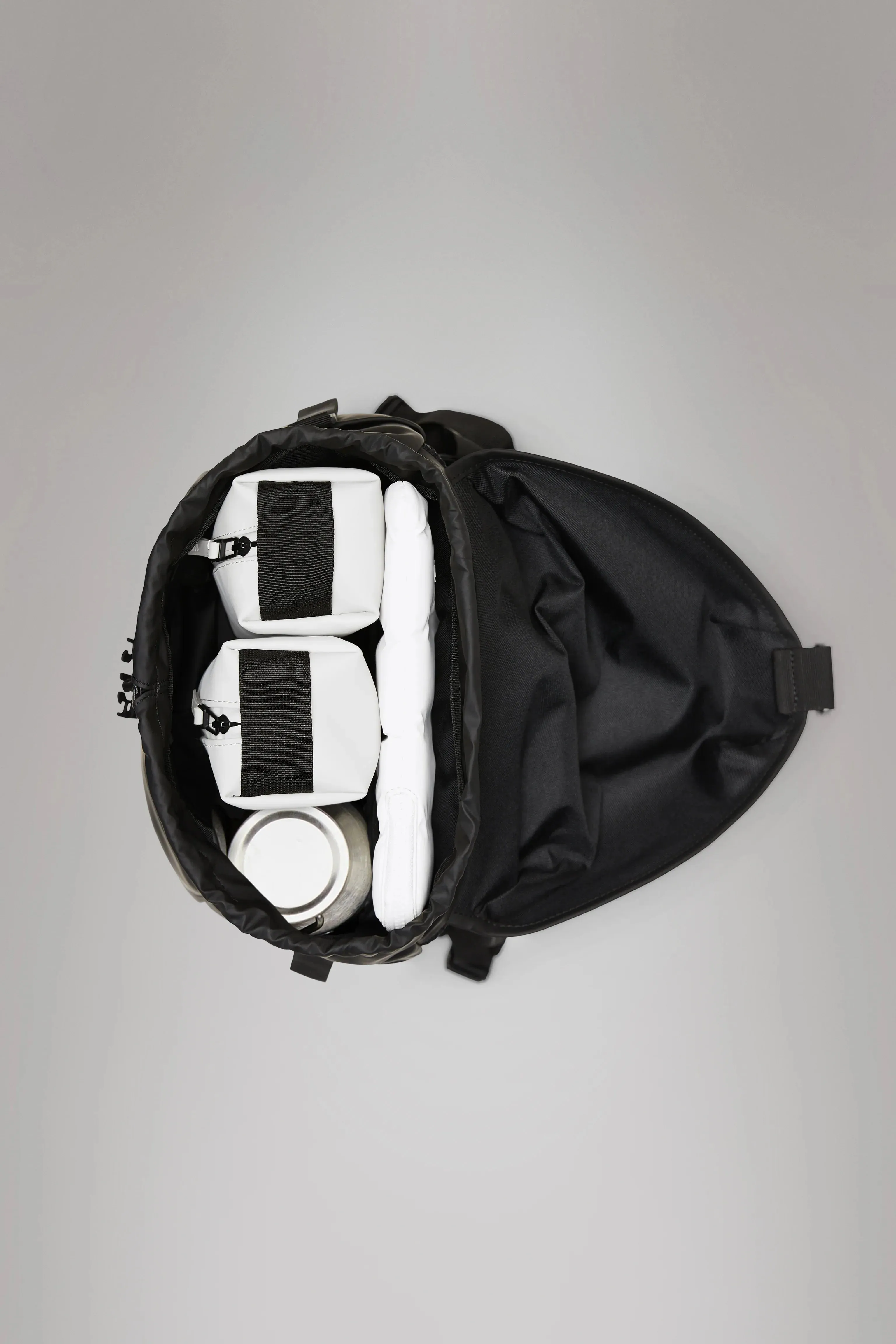 Mochila RAINS Impermeable Valera Bucket Backpack Black