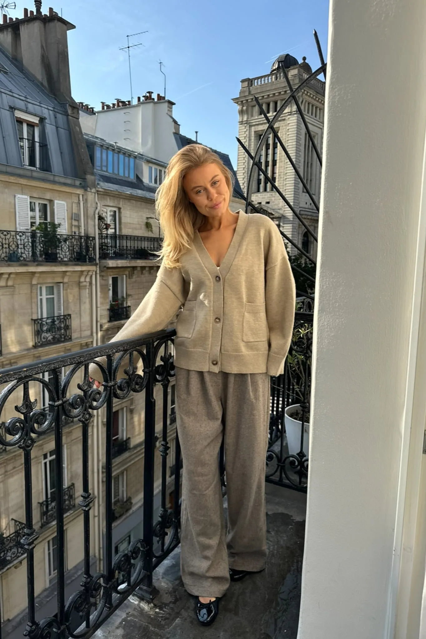 MollyIC Cardigan - Beige
