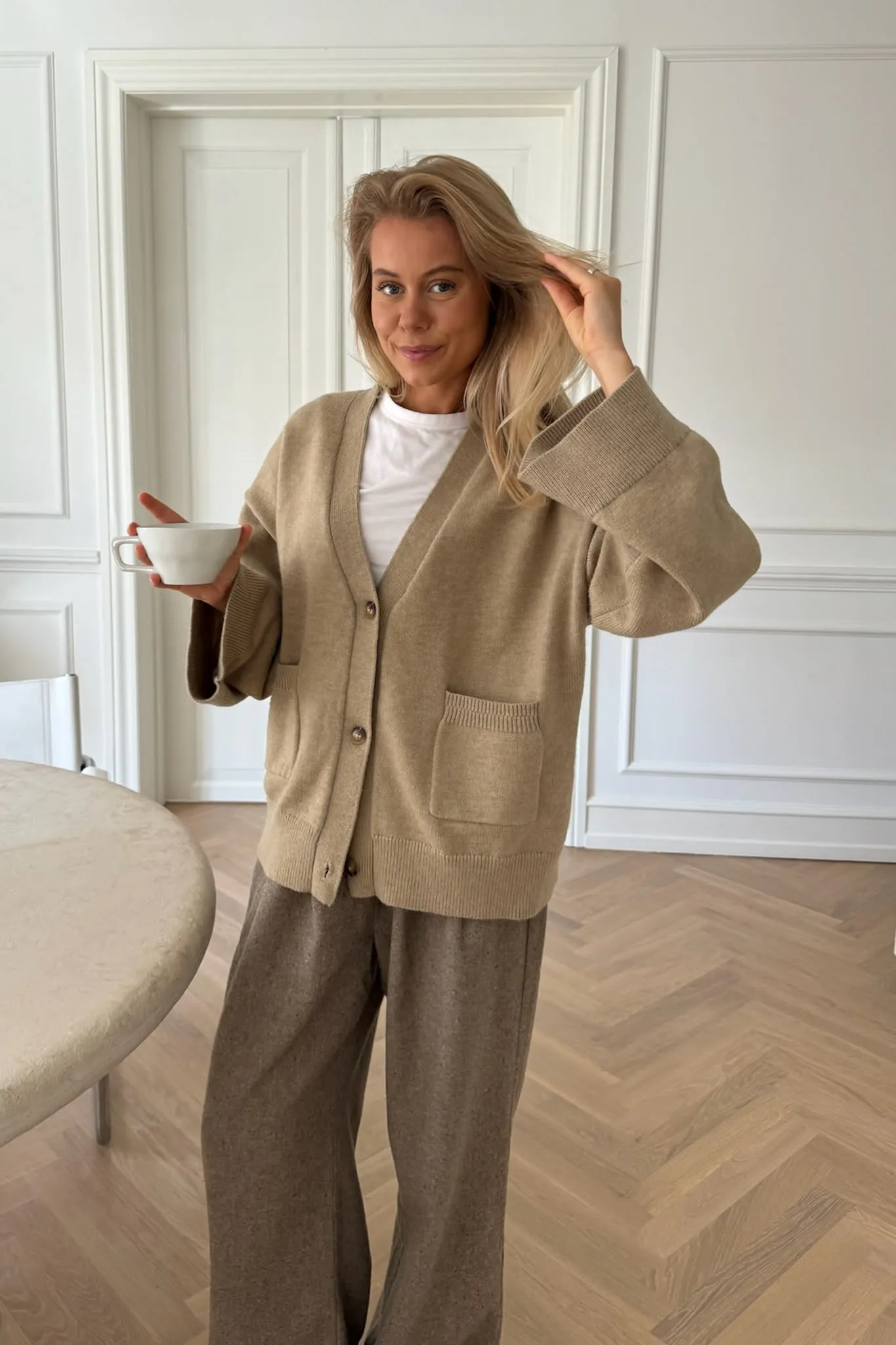 MollyIC Cardigan - Beige