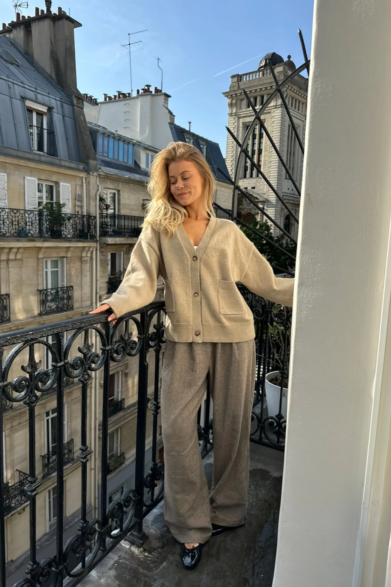 MollyIC Cardigan - Beige