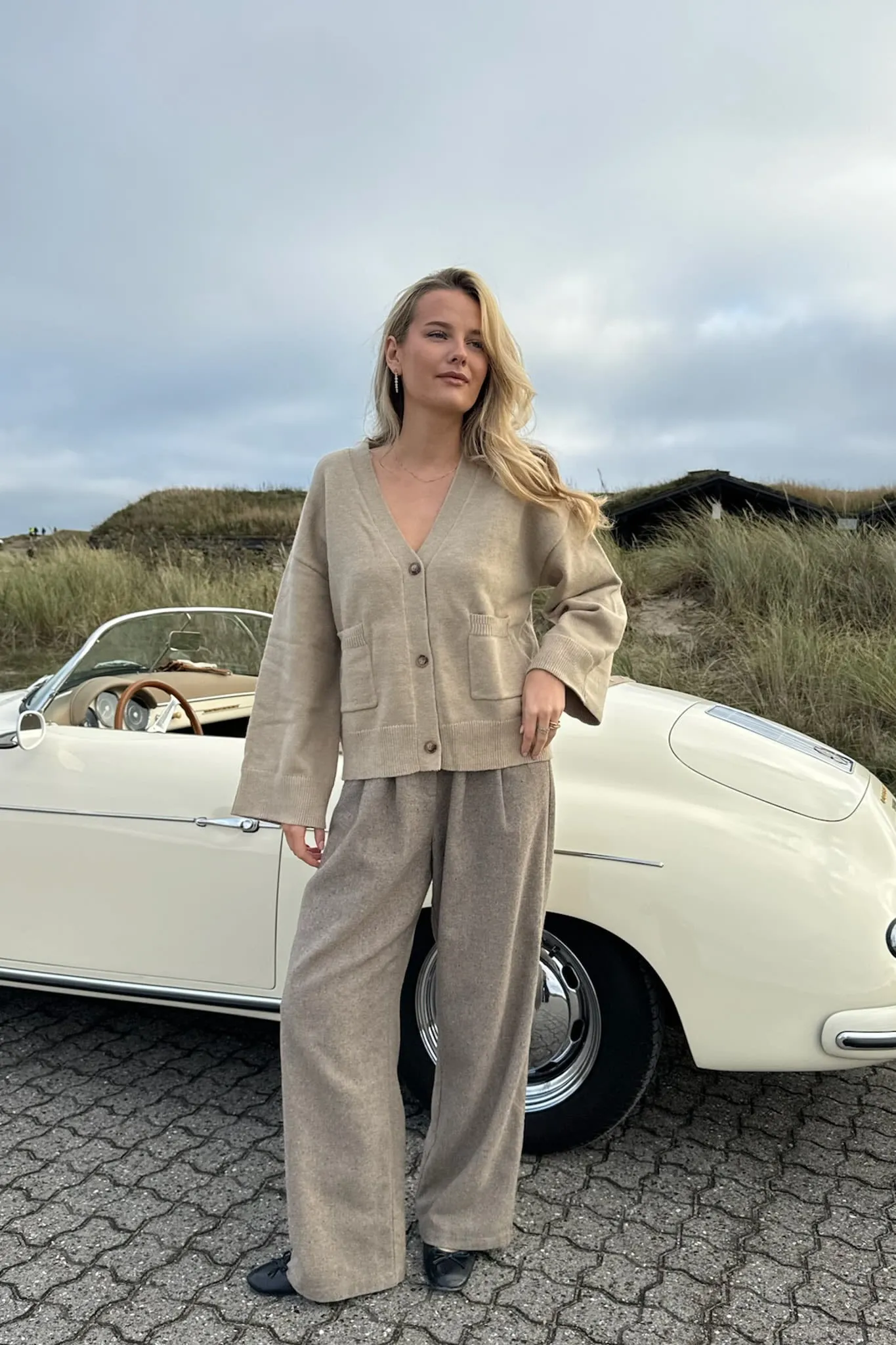 MollyIC Cardigan - Beige