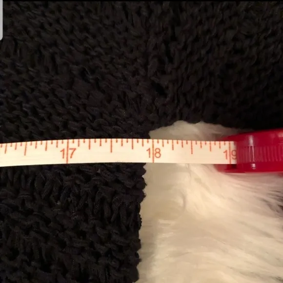 Neiman Marcus exclusive hand knit long sweater M L