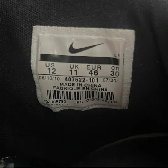 Nike Zoom Hyperfuse Holiday 2010-407622-Black &amp; White-Mens 12-Basketball-Classic