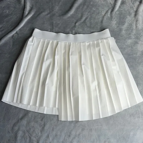 🎯NWOT Varley Kalmia Mid-Rise Skirt Skort White Size Large