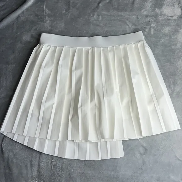 🎯NWOT Varley Kalmia Mid-Rise Skirt Skort White Size Large