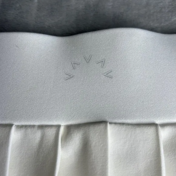 🎯NWOT Varley Kalmia Mid-Rise Skirt Skort White Size Large