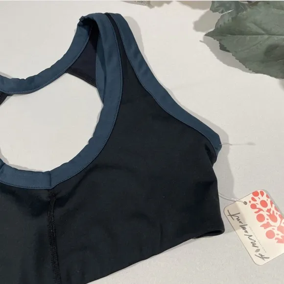 NWT‎ Free People FB Movement [ Small ] Rebel Sports Bra in Black/Navy