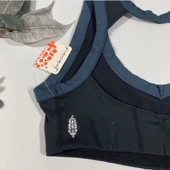 NWT‎ Free People FB Movement [ Small ] Rebel Sports Bra in Black/Navy