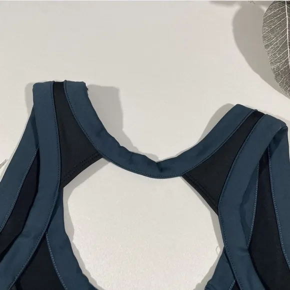 NWT‎ Free People FB Movement [ Small ] Rebel Sports Bra in Black/Navy