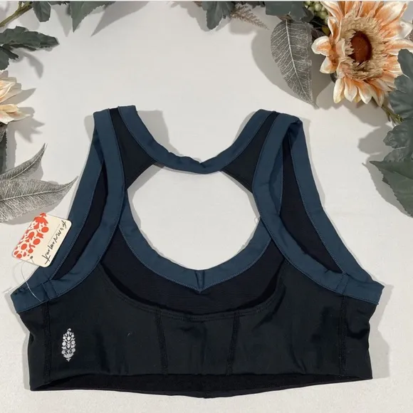 NWT‎ Free People FB Movement [ Small ] Rebel Sports Bra in Black/Navy