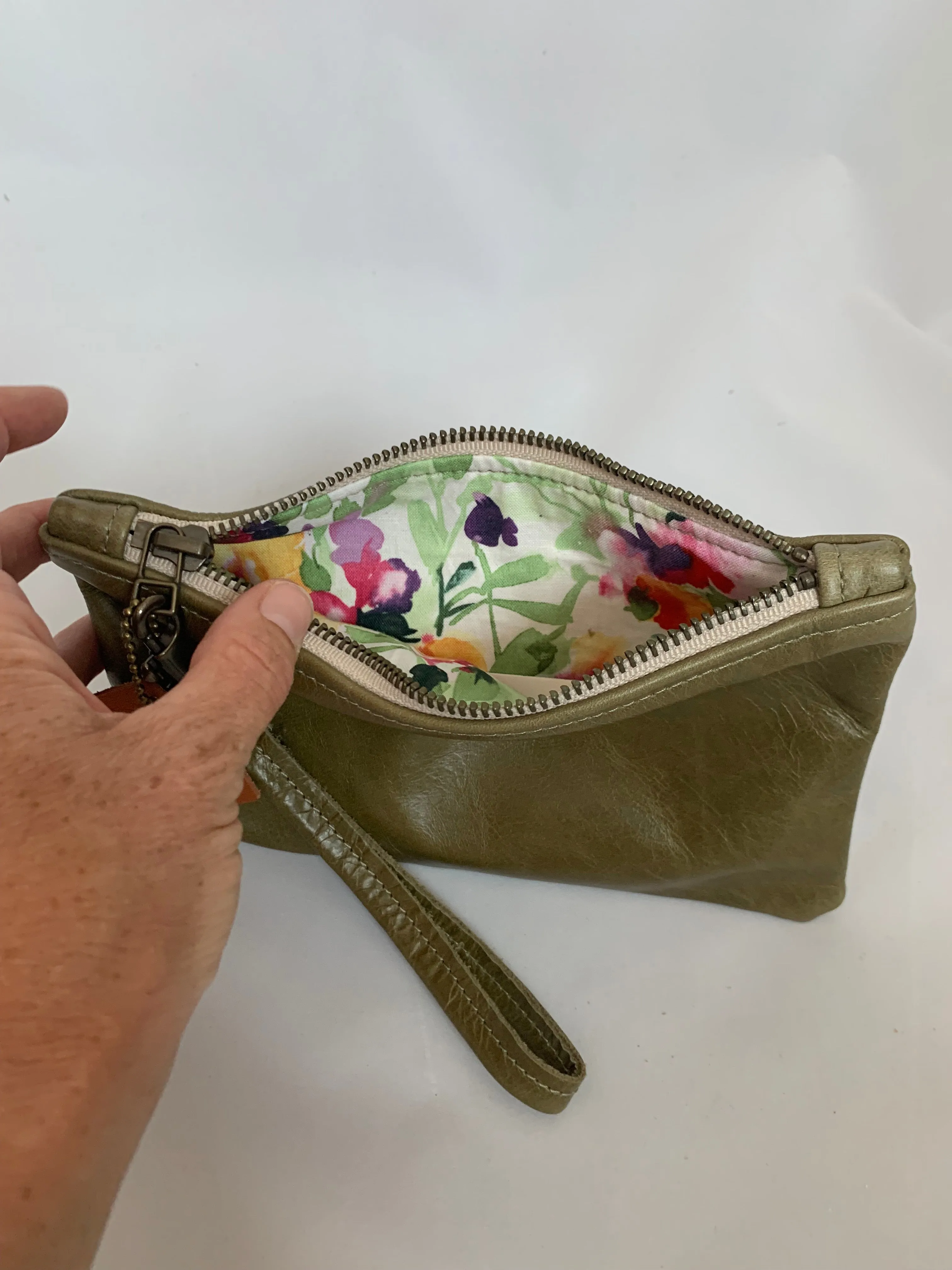 Olive Molly with cream zipper