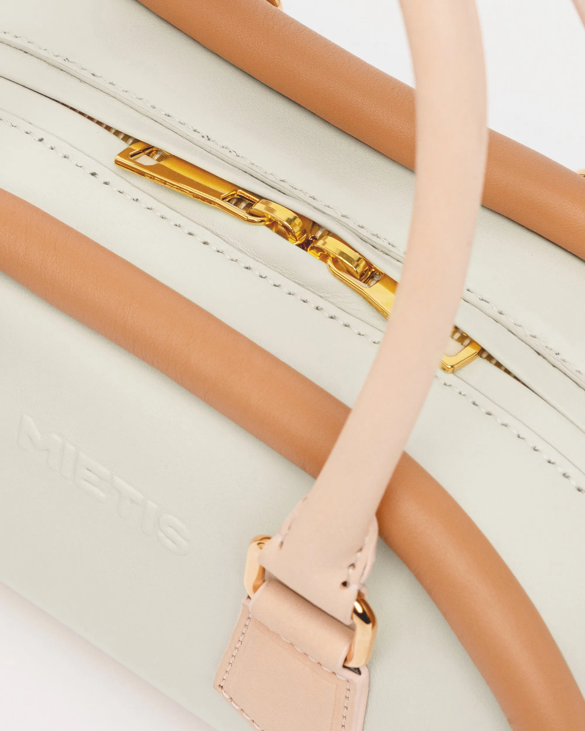 Plutito White