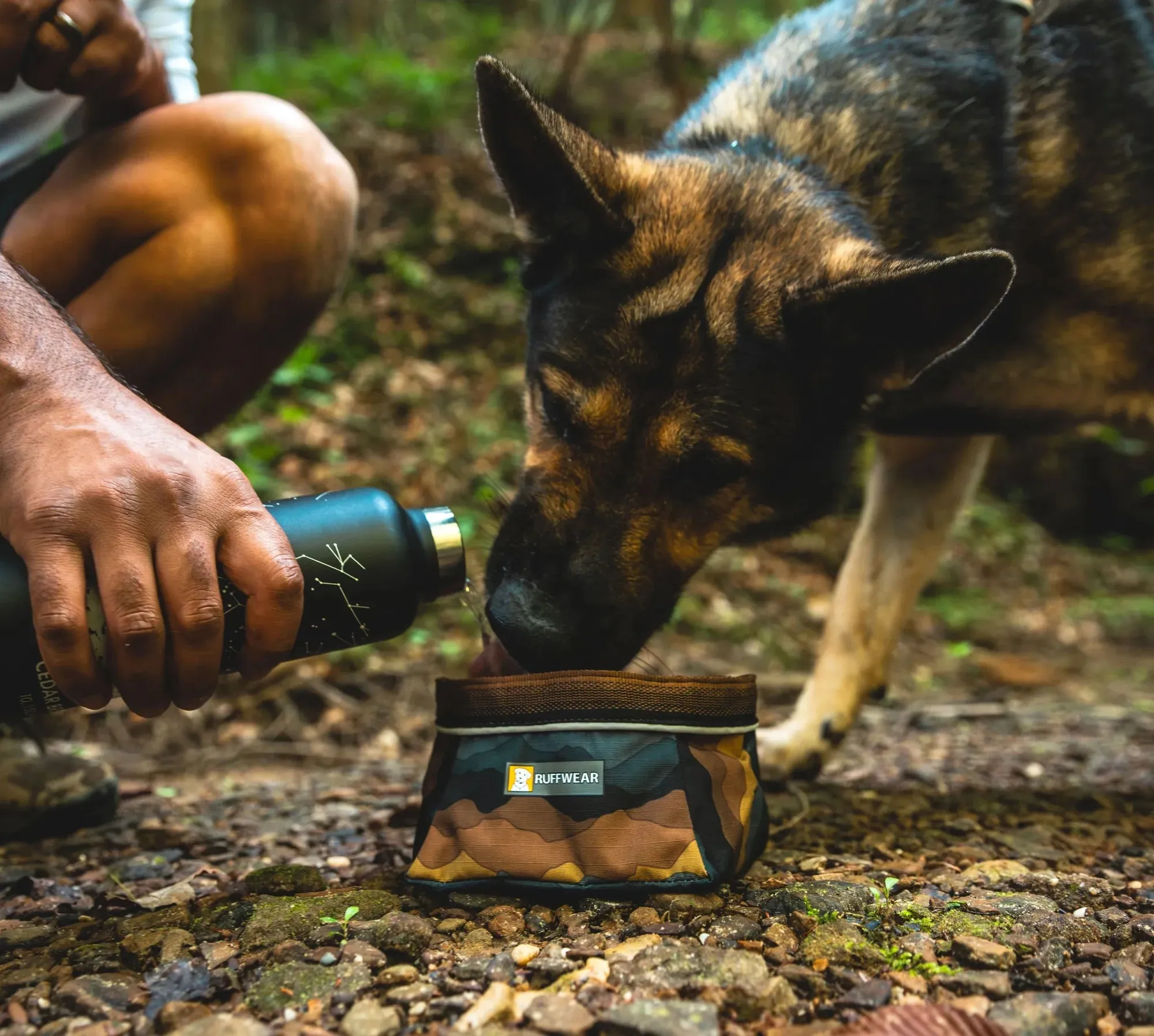RUFFWEAR Quencher Packable Dog Bowl - Moonlight Mountains
