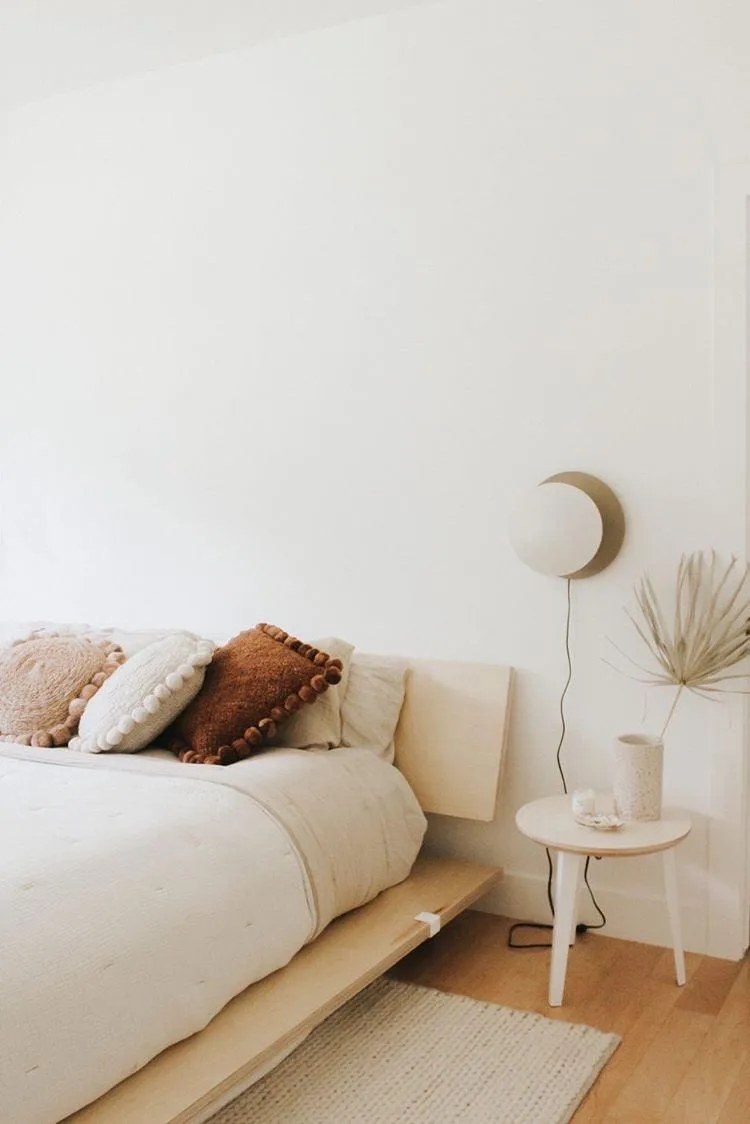 Salta Pom Pom 24" Pillow in Rust