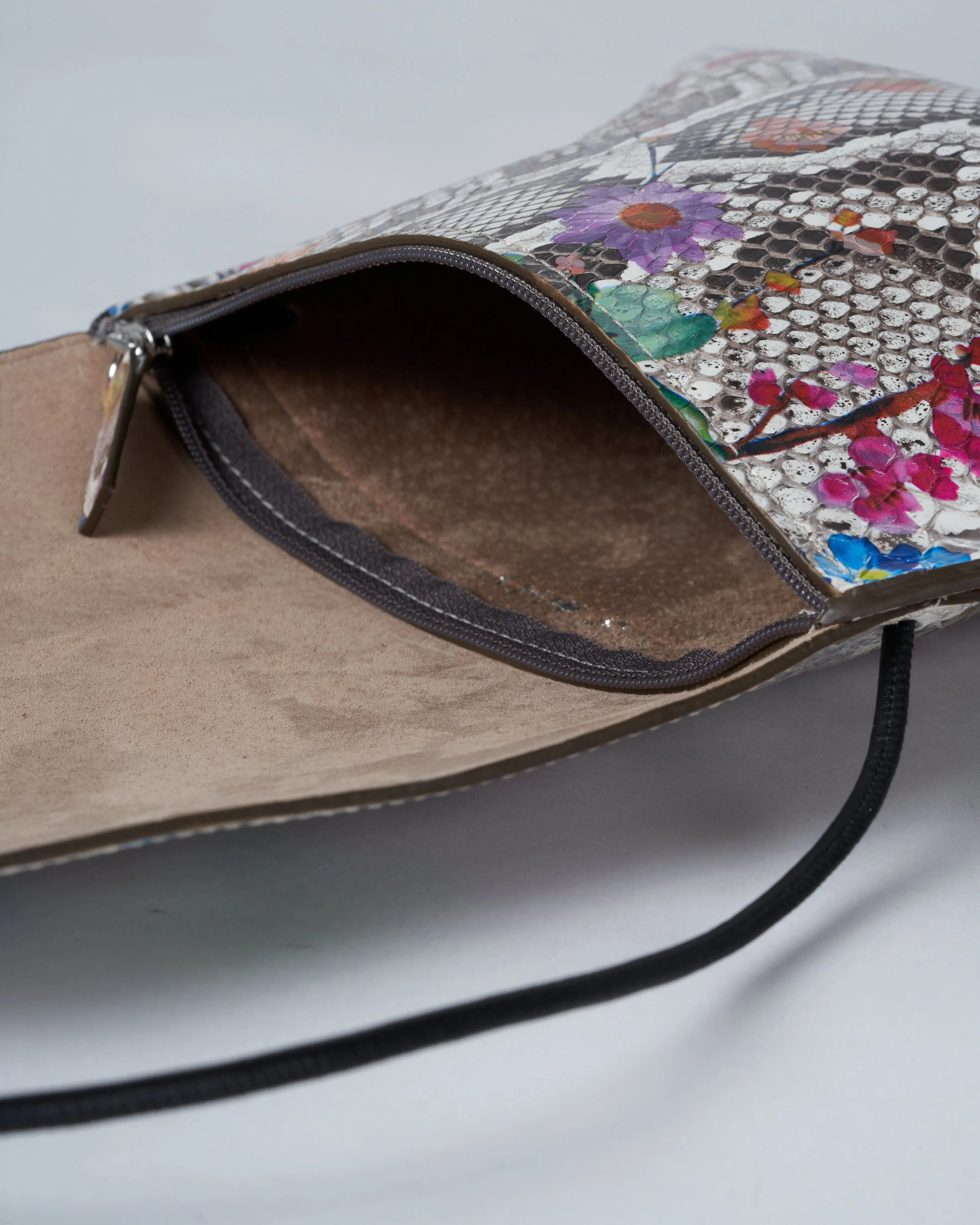 strappy foldover - floral python
