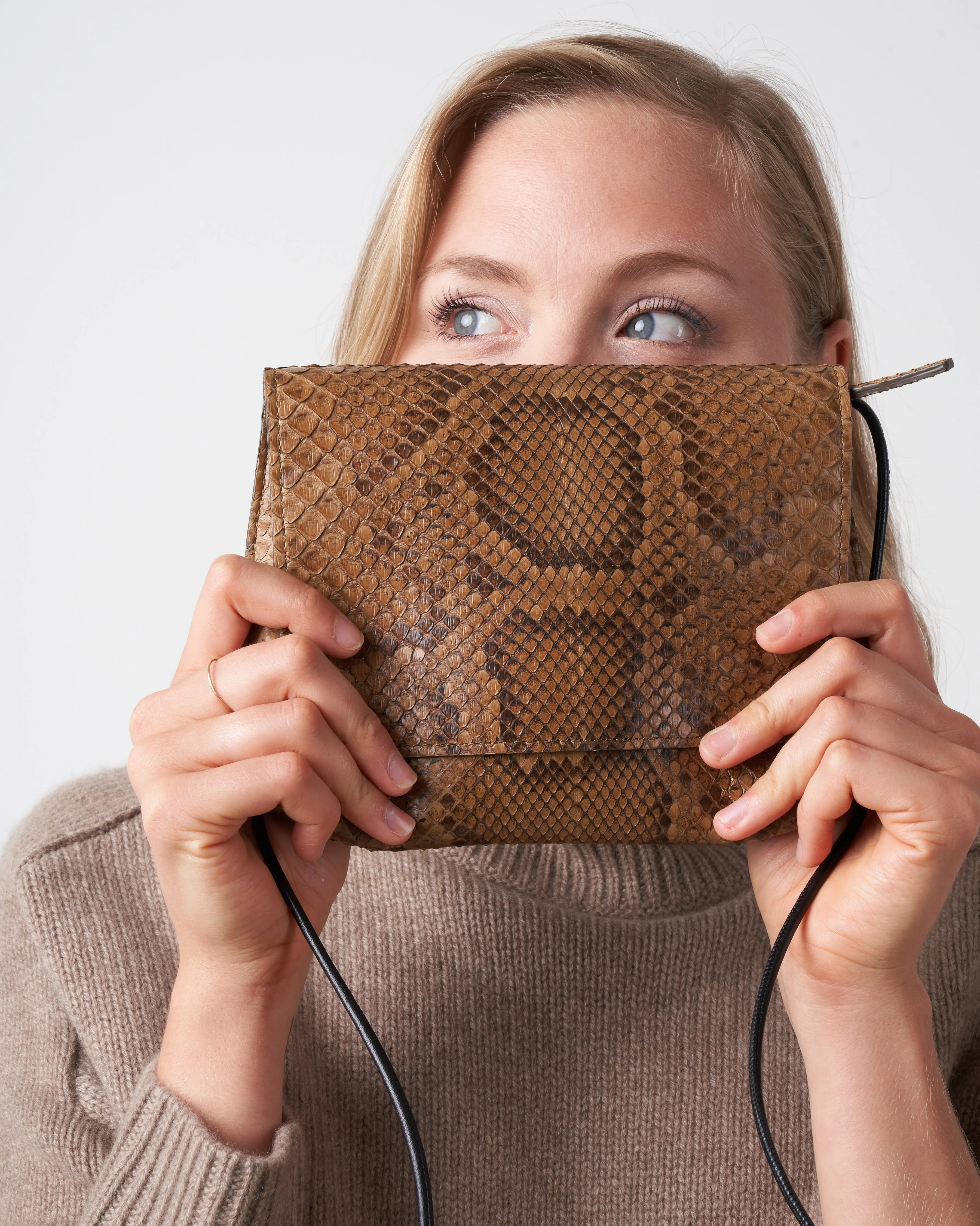 strappy foldover - toffee python