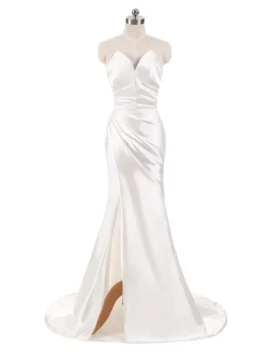 Stunning Ivory Wedding Dresses Strapless Mermaid Evening Dresses V Neck Sleeveless Split Beach Bridal Gown With Court Train