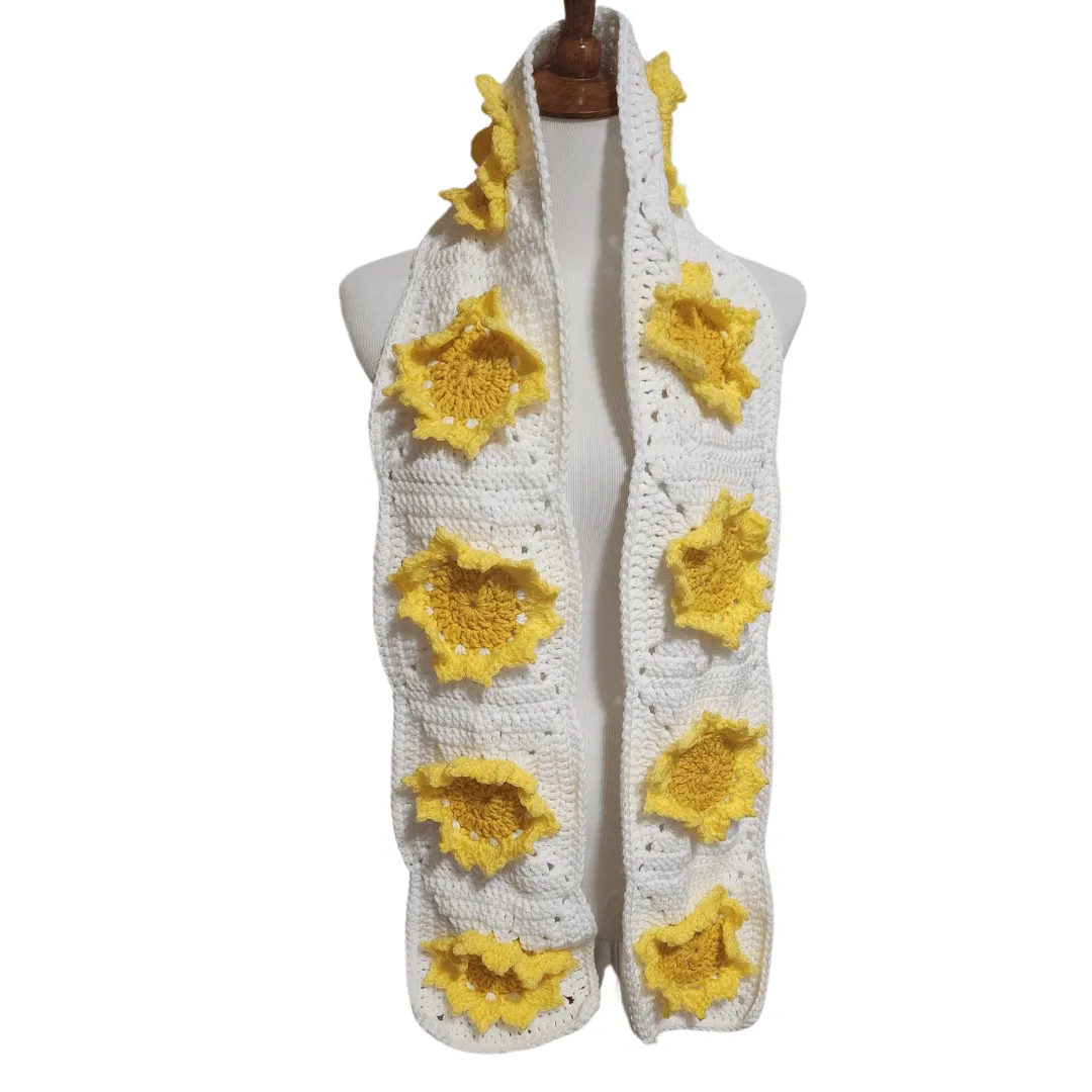 Sunflowers in Snow Scarf Crochet Pattern