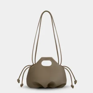 Túi xách Flower M (Medium) 2 DÂY màu Beige tối