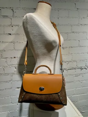 TOBACCO LEATHER CROSSBODY HANDBAG WITH ADJUSTABLE STRAP AND SHORT HANDLE II239