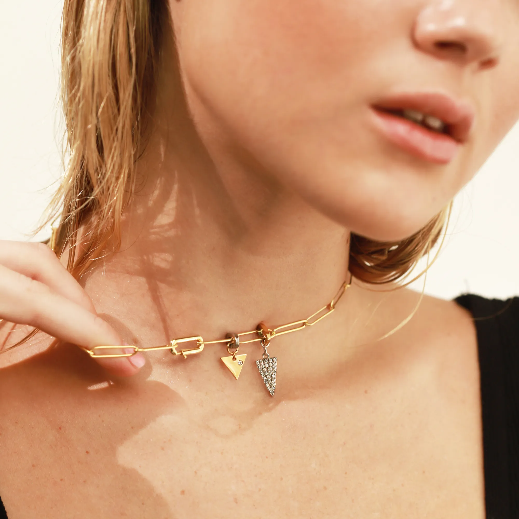TRIANGLE LINK CHARM