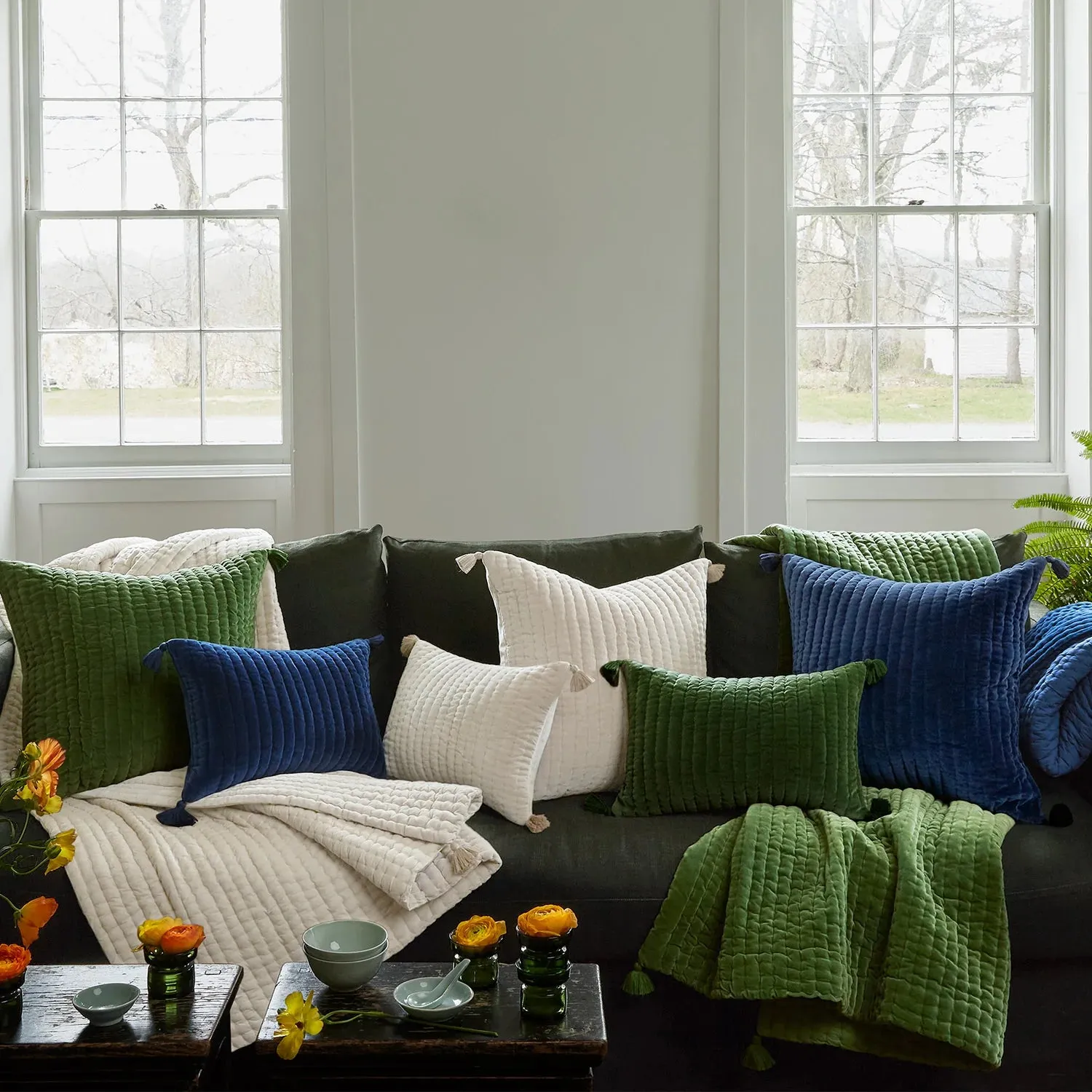 Velvet Moss Decorative Pillow