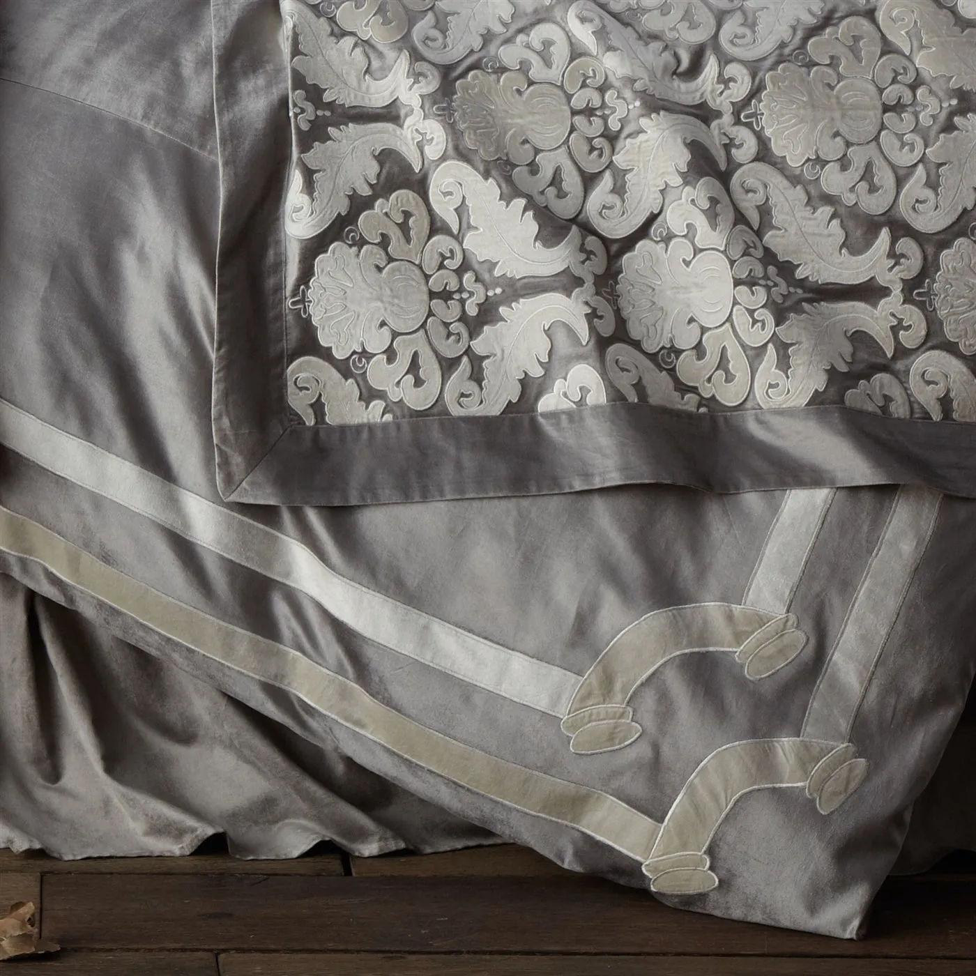 Versailles King Duvet / Silver Velvet / Ivory Velvet 112X98 (No Insert)