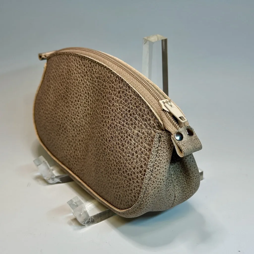 WIDE GUSSET PEBBLE LEATHER CARRY ALL ZIPPER POUCH IIW104